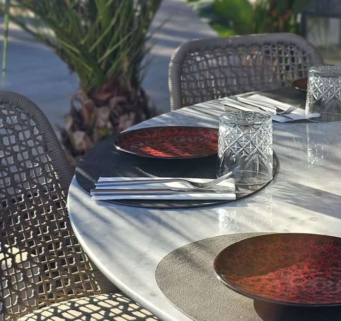 Table dressée dans un restaurant exclusif de Tunis